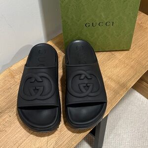Gucci Black Embossed Double G Slide Sandals SZ 40 (9)